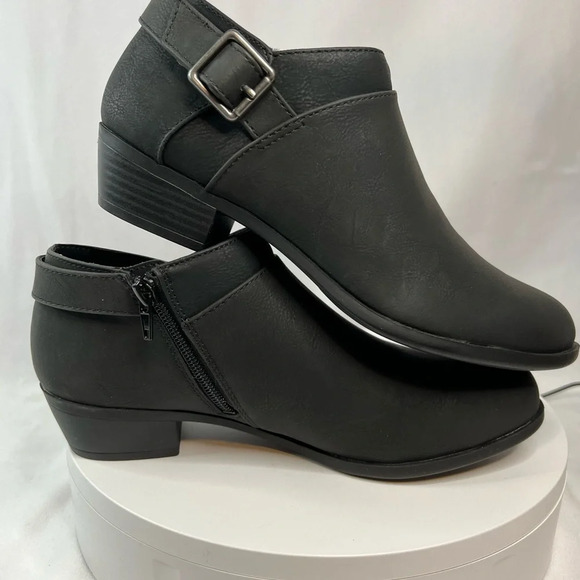 Women’s LifeStride® Lexi Booties in black 9.5 med, new in box - Picture 6 of 13